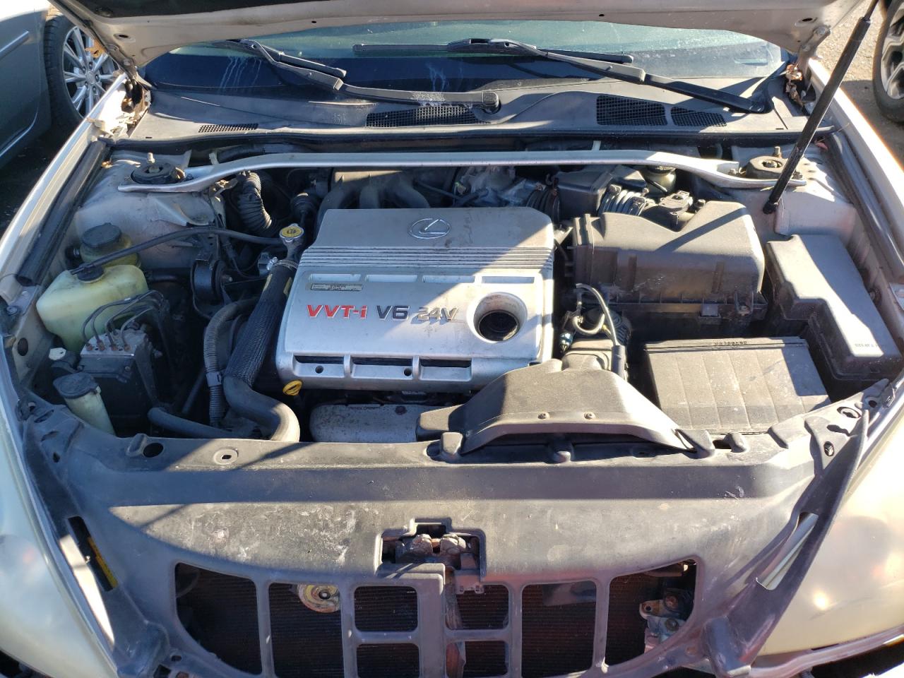 Photo 7 from auction – 2002 LEXUS ES 300 with VIN JTHBF30G820062561