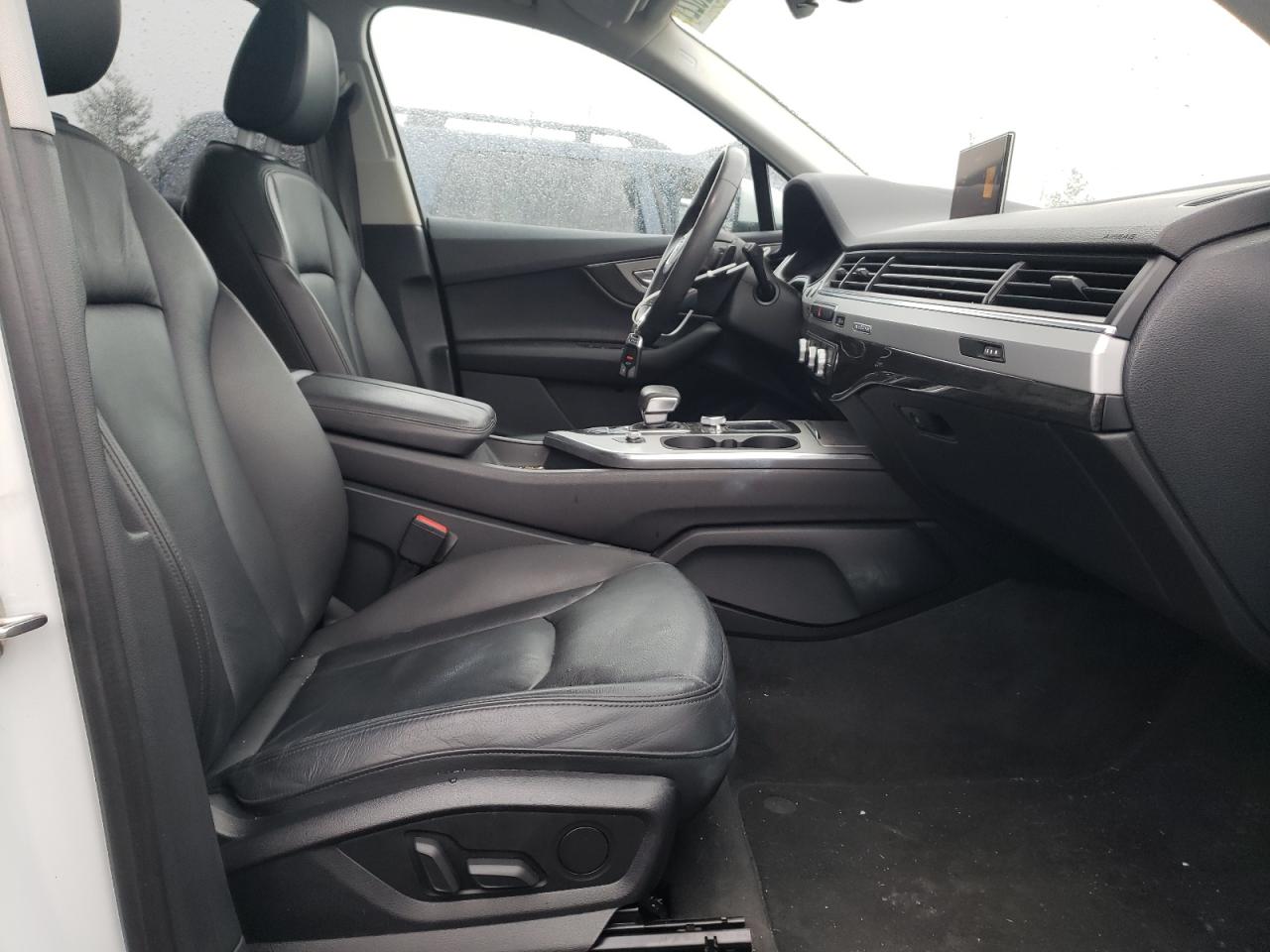 Photo 5 from auction – 2018 AUDI Q7 PREMIUM with VIN WA1AAAF72JD050043