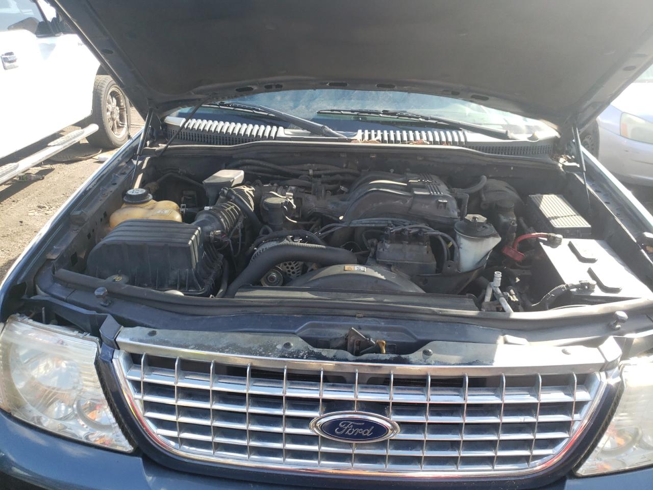 Photo 7 from auction – 2004 FORD EXPLORER X with VIN 1FMZU63K74ZB44427