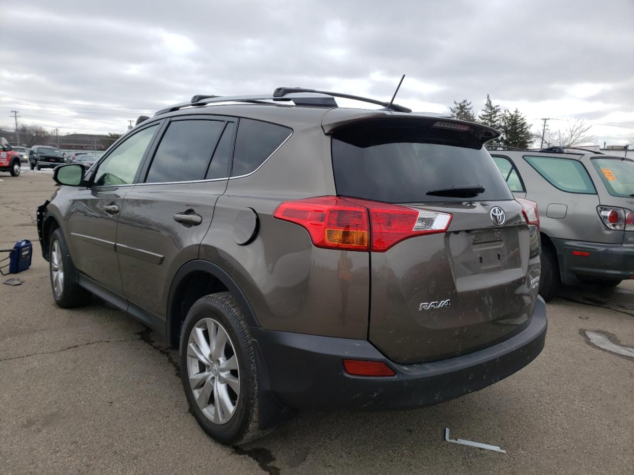 Photo 3 from auction – 2015 TOYOTA RAV4 LIMIT with VIN JTMDFREV9FD156516