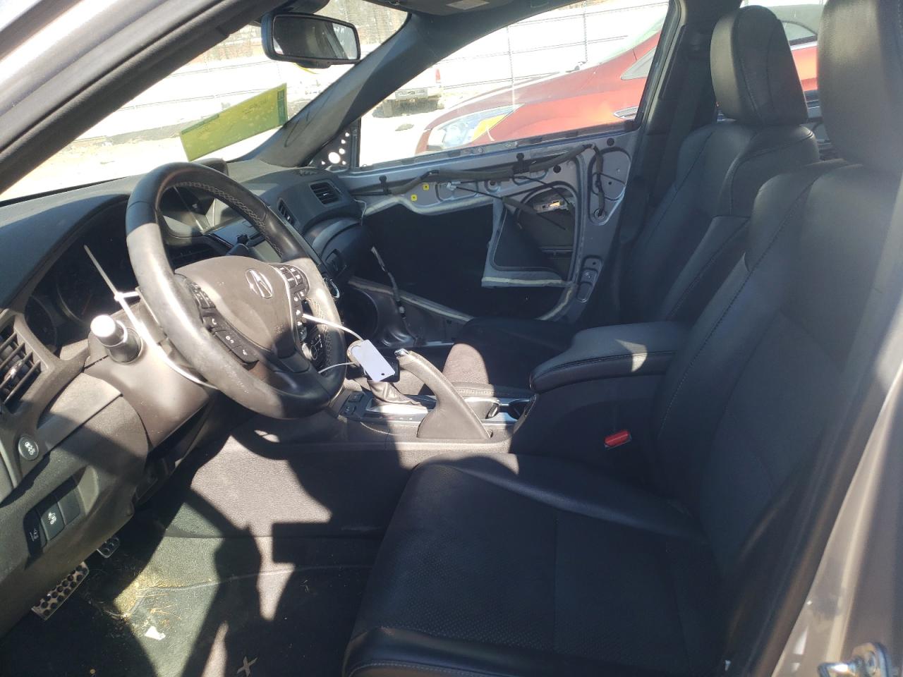 Photo 5 from auction – 2016 ACURA ILX PREMIU with VIN 19UDE2F85GA001520