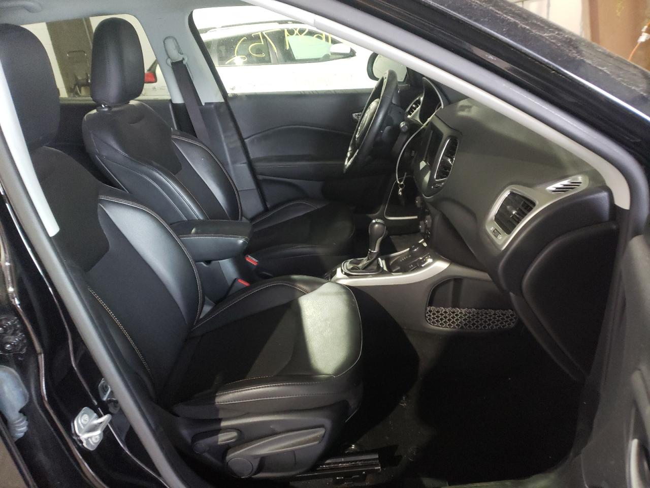 Photo 5 from auction – 2019 JEEP COMPASS LA with VIN 3C4NJDBB4KT839082