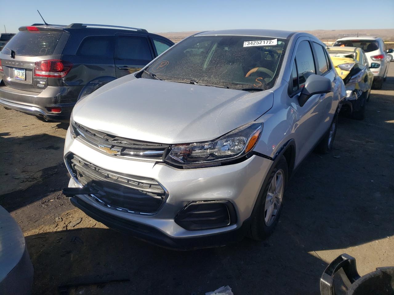 Photo 2 from auction – 2020 CHEVROLET TRAX LS with VIN 3GNCJKSBXLL129401