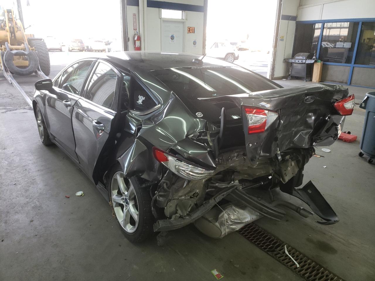 Photo 3 from auction – 2016 FORD FUSION S with VIN 3FA6P0G76GR342562