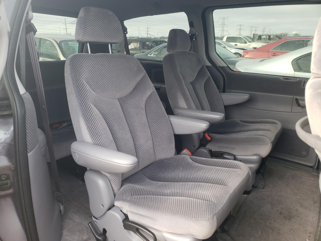 Photo 6 from auction – 1997 CHRYSLER TOWN & COU with VIN 1C4GP54R5VB280056