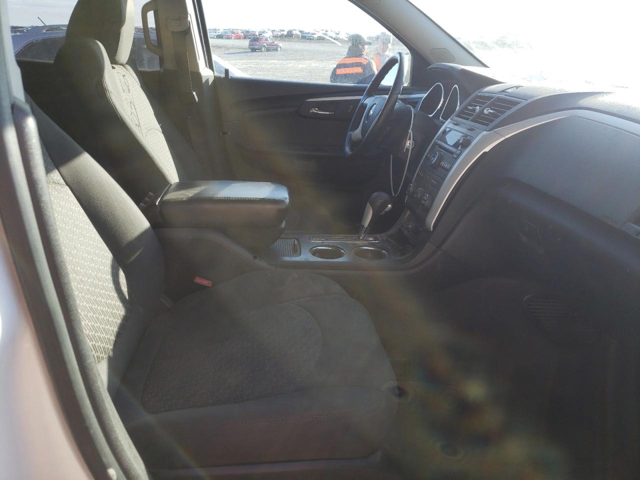 Photo 5 from auction – 2012 CHEVROLET TRAVERSE L with VIN 1GNKRGED0CJ133219