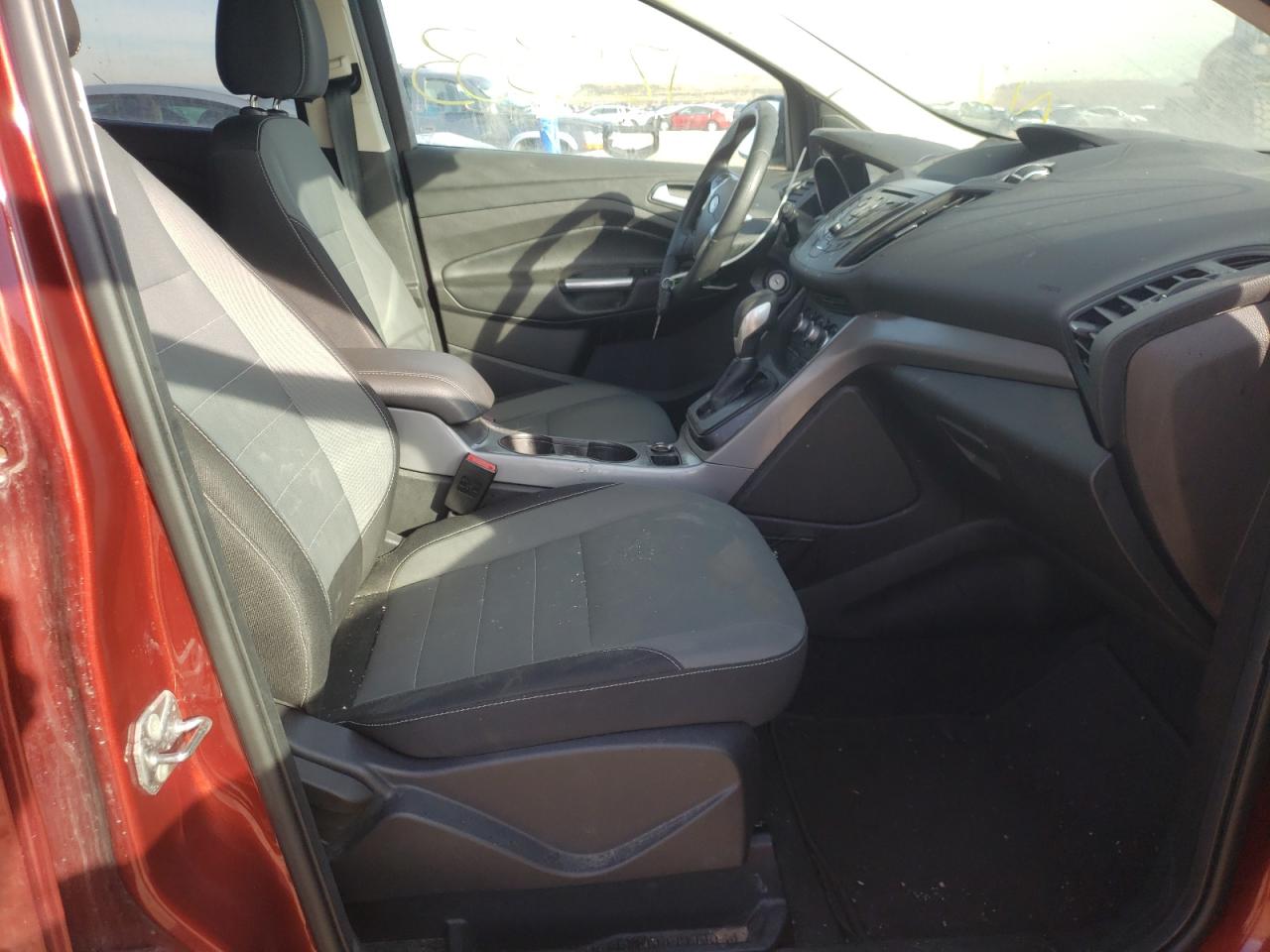 Photo 5 from auction – 2016 FORD ESCAPE SE with VIN 1FMCU9GX6GUC00890