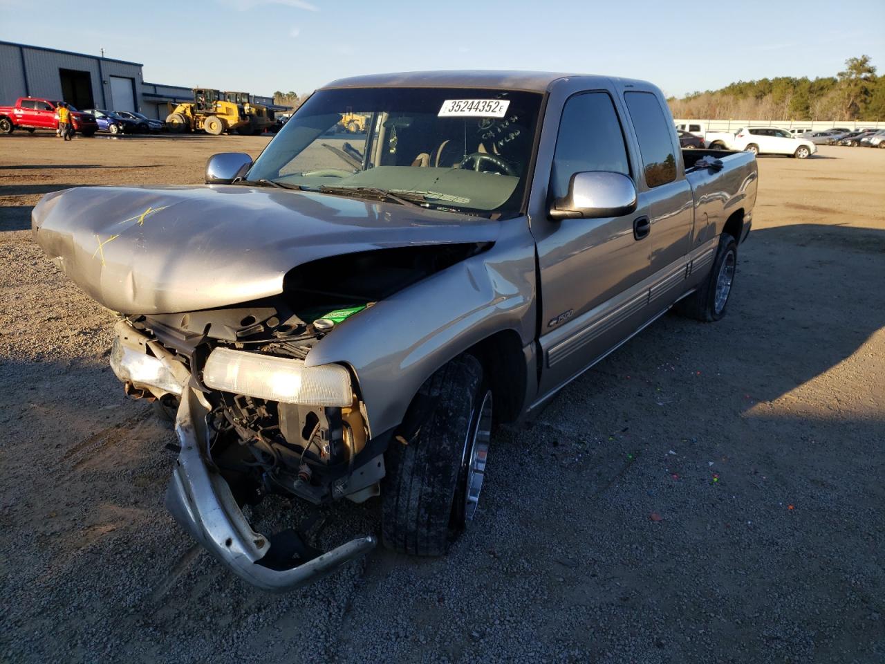 Photo 2 from auction – 2000 CHEVROLET SILVERADO with VIN 2GCEC19T2Y1388610