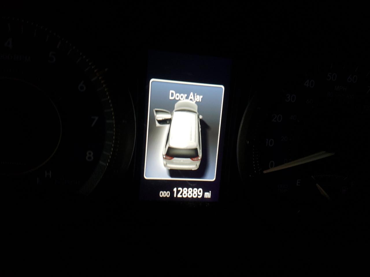 Photo 8 from auction – 2015 TOYOTA SIENNA XLE with VIN 5TDDK3DC8FS118773
