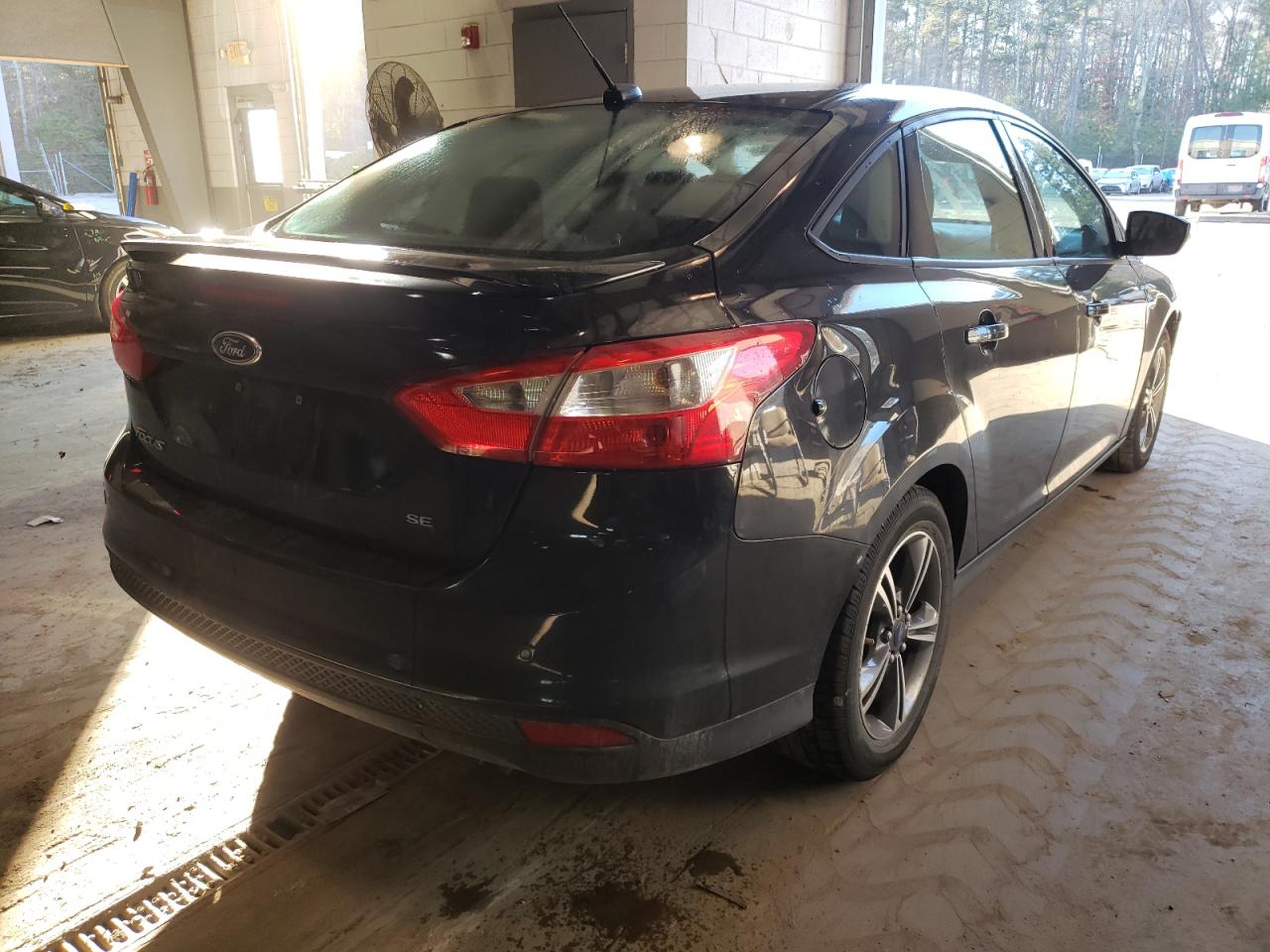 Photo 4 from auction – 2014 FORD FOCUS SE with VIN 1FADP3F29EL386338