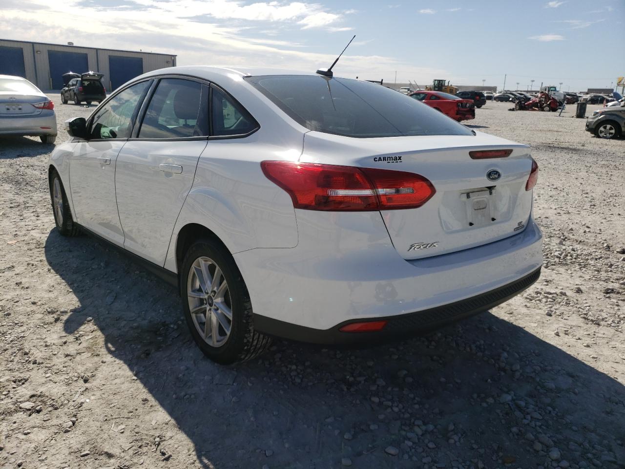 Photo 3 from auction – 2016 FORD FOCUS SE with VIN 1FADP3F20GL267452