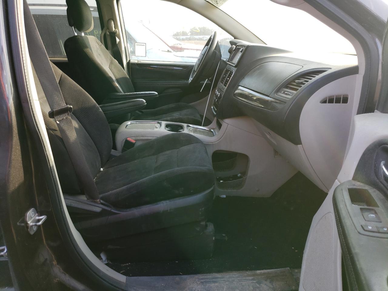 Photo 5 from auction – 2015 DODGE GRAND CARA with VIN 2C4RDGCG5FR526944