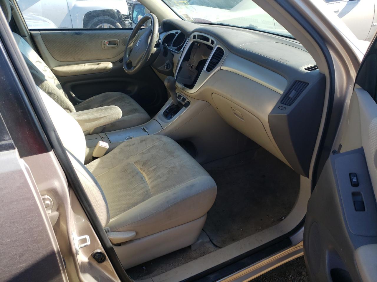 Photo 5 from auction – 2005 TOYOTA HIGHLANDER with VIN JTEDP21A850088508