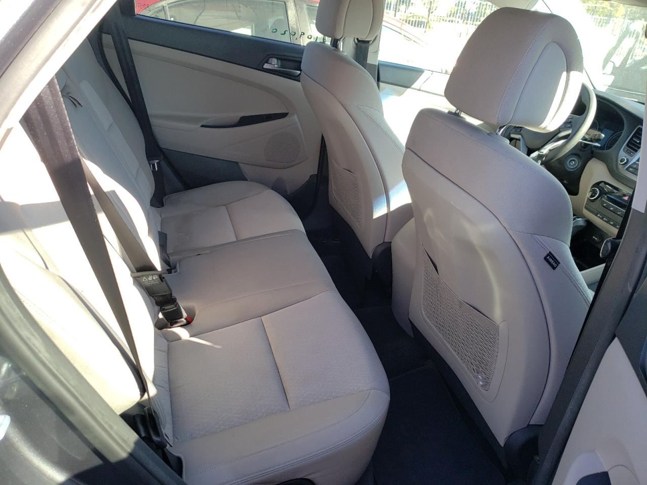 Photo 6 from auction – 2016 HYUNDAI TUCSON LIM with VIN KM8J33A44GU175607