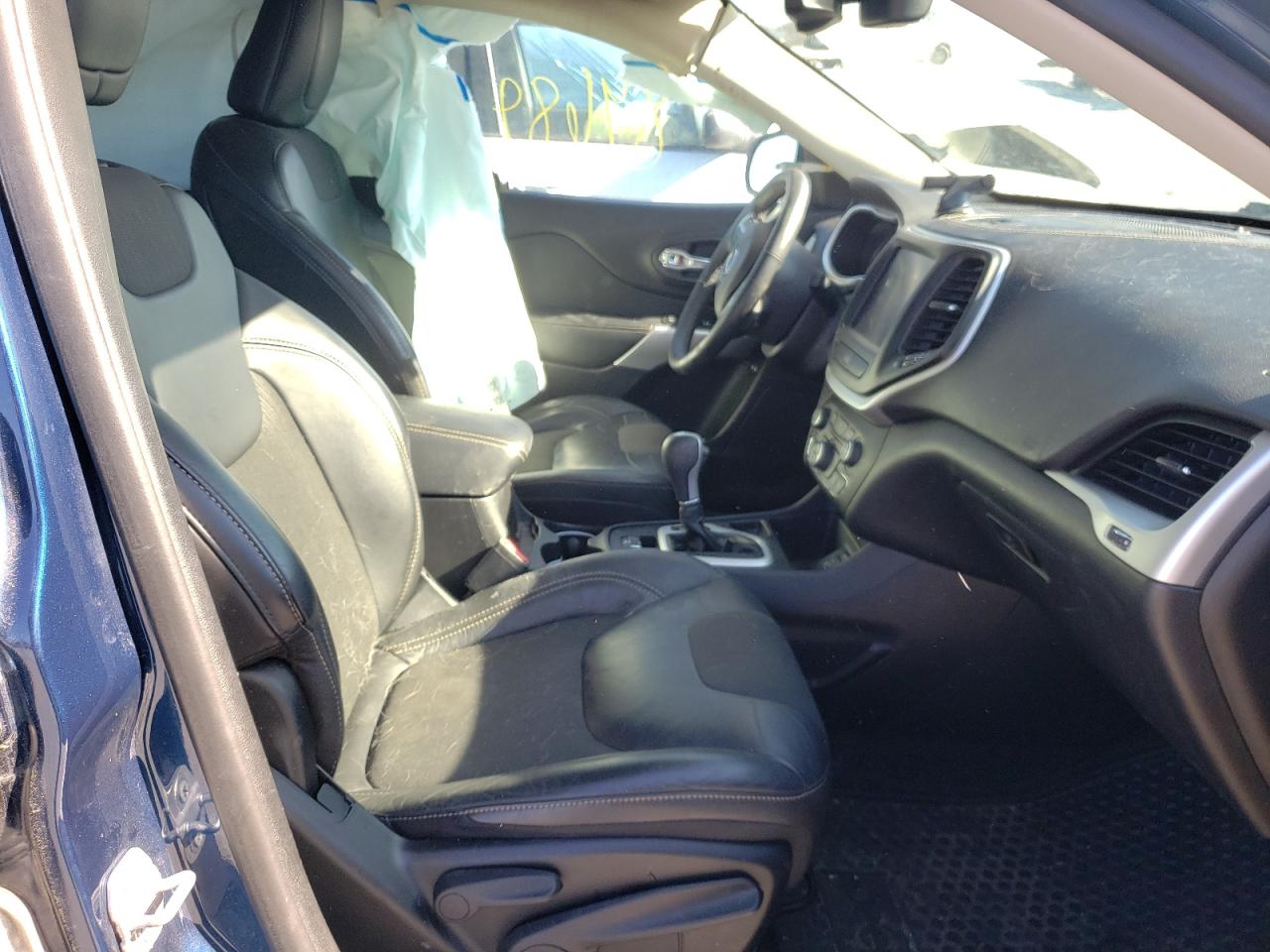 Photo 5 from auction – 2018 JEEP CHEROKEE L with VIN 1C4PJLLB8JD533959
