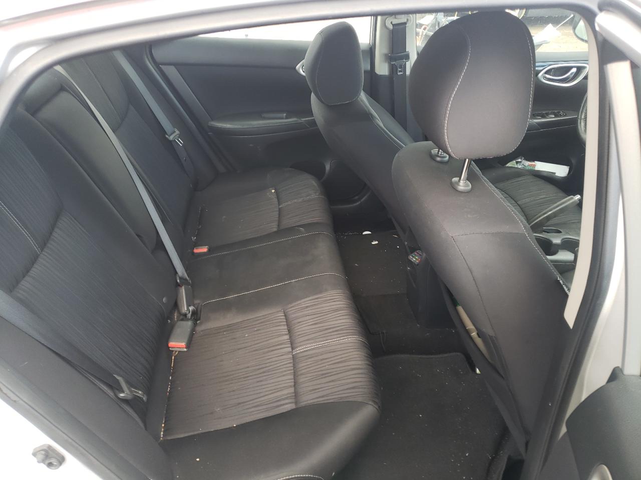 Photo 6 from auction – 2016 NISSAN SENTRA S with VIN 3N1AB7AP3GL638049