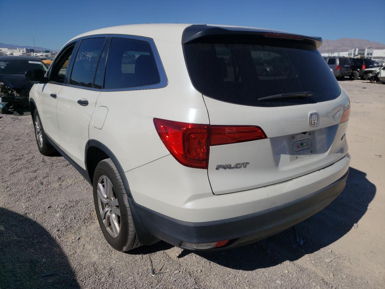 Photo 3 from auction – 2016 HONDA PILOT LX with VIN 5FNYF6H16GB088016