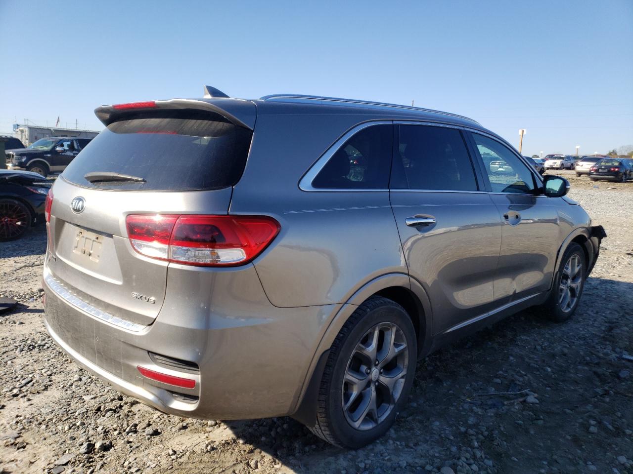 Photo 4 from auction – 2016 KIA SORENTO SX with VIN 5XYPK4A5XGG044585