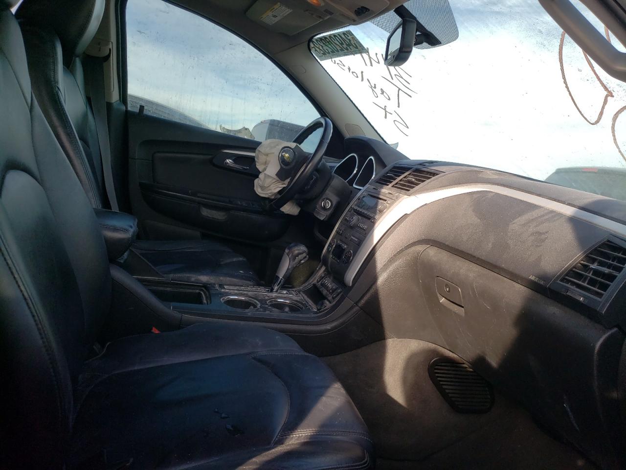 Photo 5 from auction – 2012 CHEVROLET TRAVERSE L with VIN 1GNKVJED4CJ379943