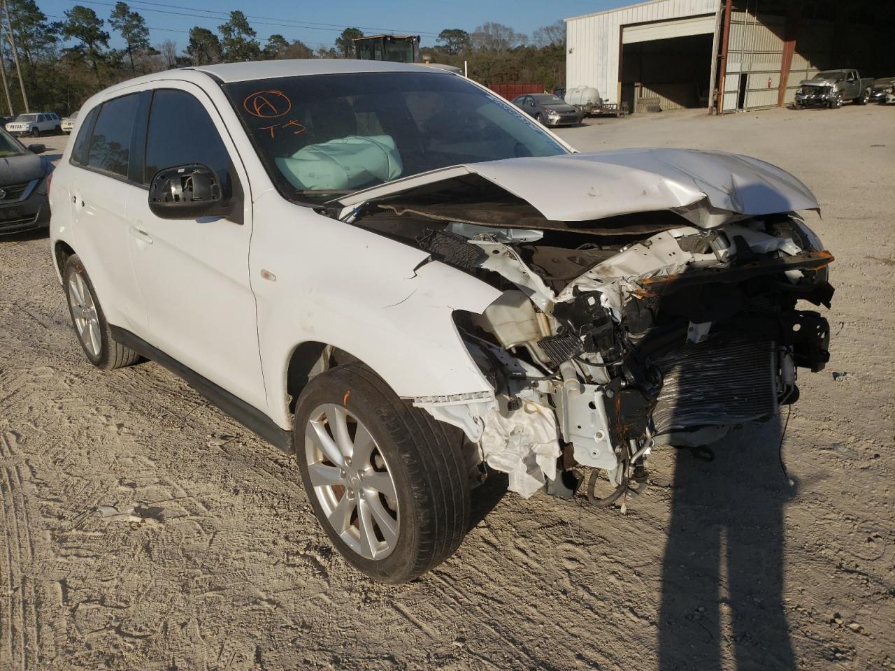 MITSUBISHI OUTLANDER 2014 with VIN 4A4AP3AU1EE031487 - Photo from auction