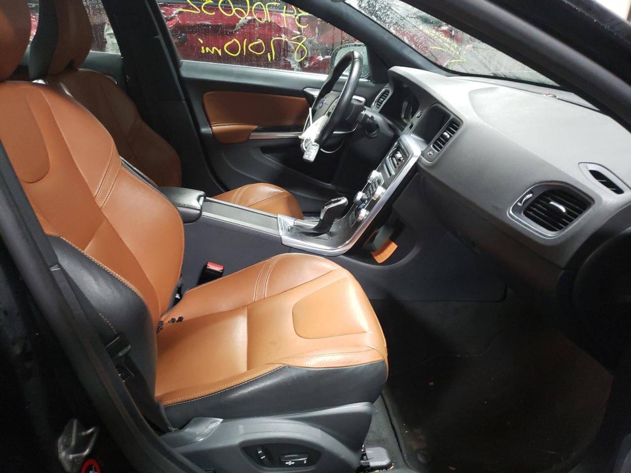 Photo 5 from auction – 2016 VOLVO S60 PREMIE with VIN YV1612TK5G2412097