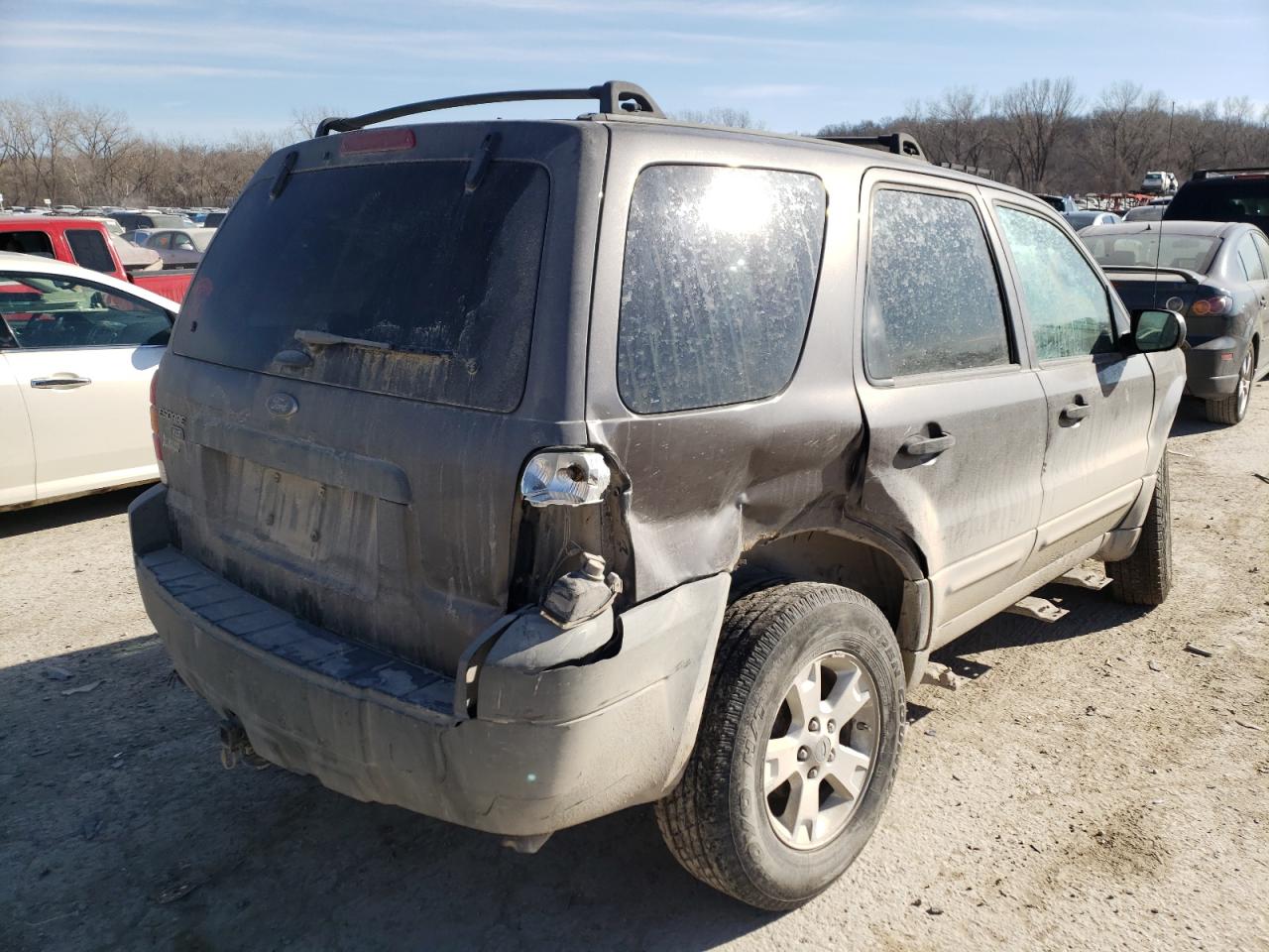 Photo 4 from auction – 2005 FORD ESCAPE XLT with VIN 1FMYU03155KA93973