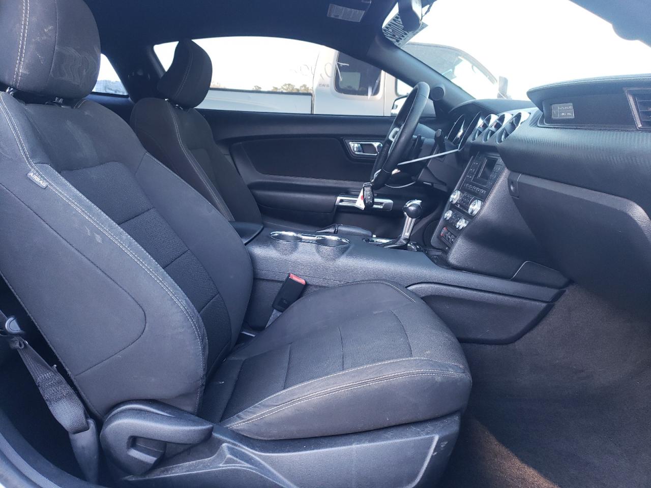 Photo 5 from auction – 2016 FORD MUSTANG with VIN 1FA6P8AM3G5303007