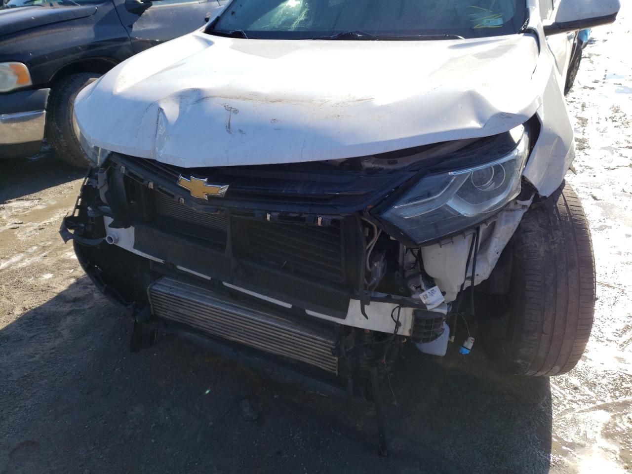 Photo 9 from auction – 2018 CHEVROLET EQUINOX LT with VIN 2GNAXJEV8J6254582