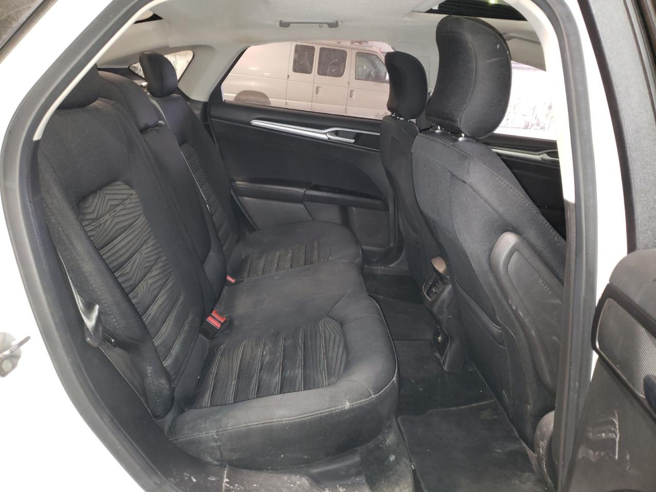 Photo 6 from auction – 2016 FORD FUSION SE with VIN 3FA6P0H75GR331373