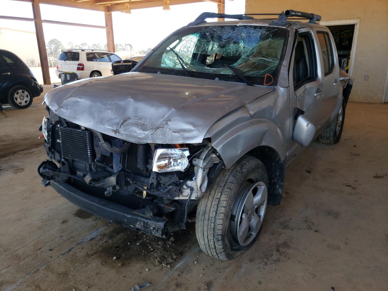 Photo 2 from auction – 2005 NISSAN FRONTIER C with VIN 1N6AD07W55C444707