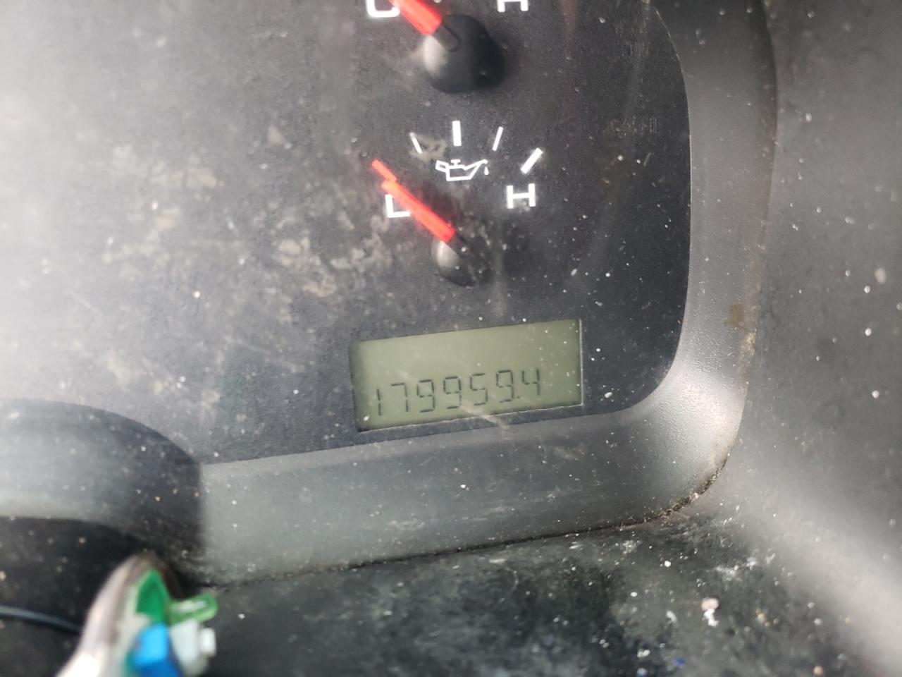 Photo 8 from auction – 2004 FORD F150 with VIN 1FTRX12W24NB01995