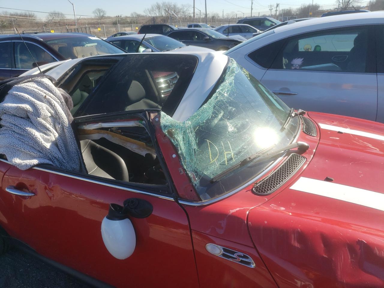 Photo 9 from auction – 2006 MINI COOPER S with VIN WMWRE33566TJ36574
