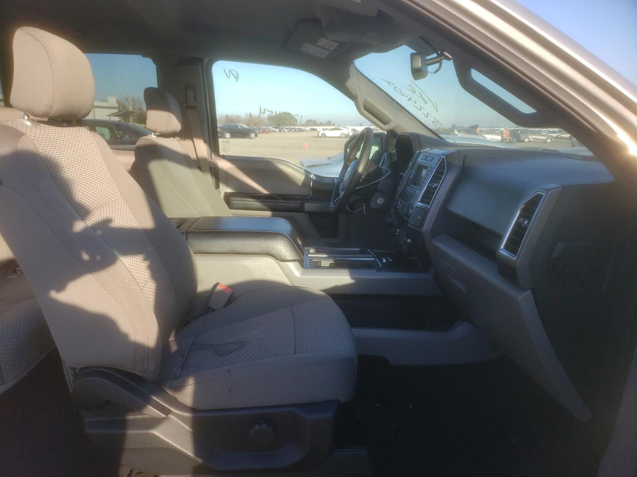 Photo 5 from auction – 2016 FORD F150 SUPER with VIN 1FTEX1C85GKE78759