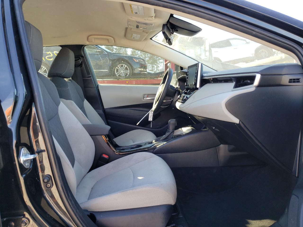 Photo 5 from auction – 2021 TOYOTA COROLLA LE with VIN JTDEPMAE5MJ143058