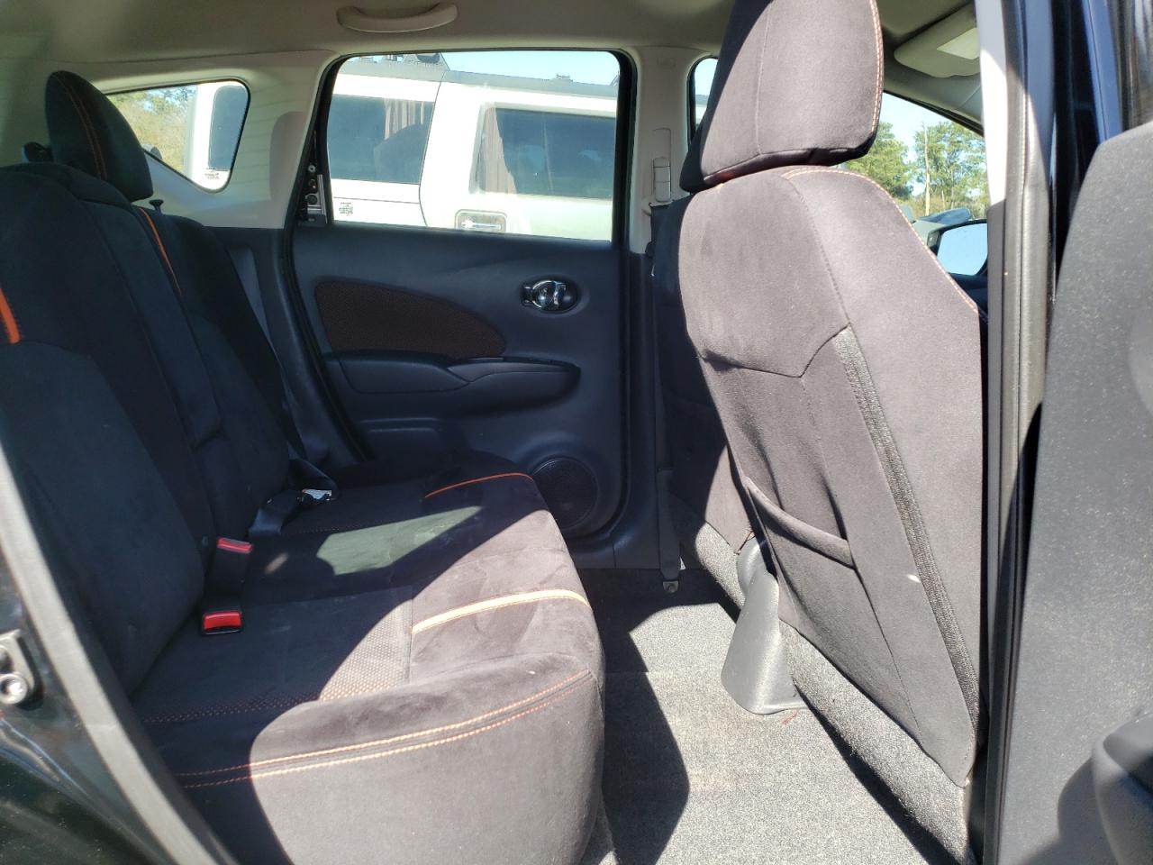 Photo 6 from auction – 2015 NISSAN VERSA NOTE with VIN 3N1CE2CP0FL433738