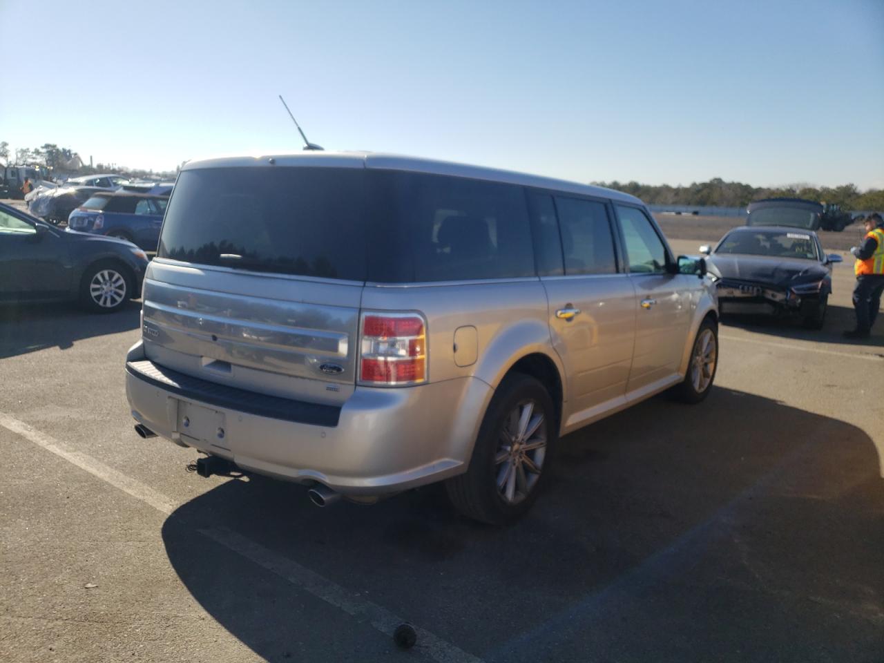 Photo 4 from auction – 2019 FORD FLEX LIMIT with VIN 2FMHK6D88KBA03905
