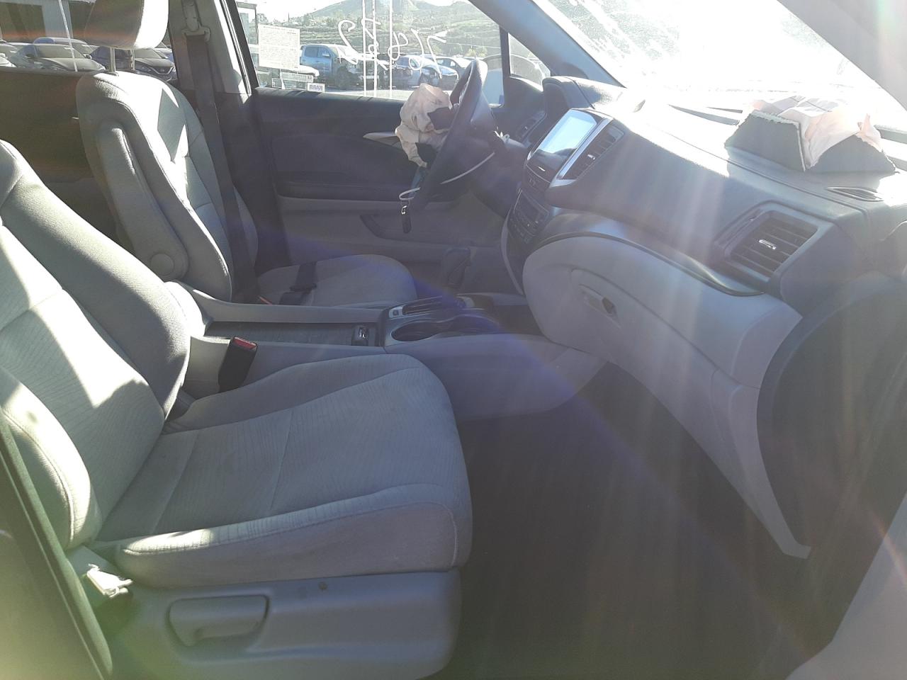 Photo 5 from auction – 2017 HONDA PILOT EX with VIN 5FNYF5H32HB028621