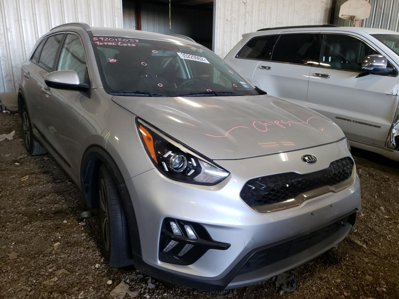 KIA NIRO LX 2020 with VIN KNDCB3LC5L5397100 - Photo from auction