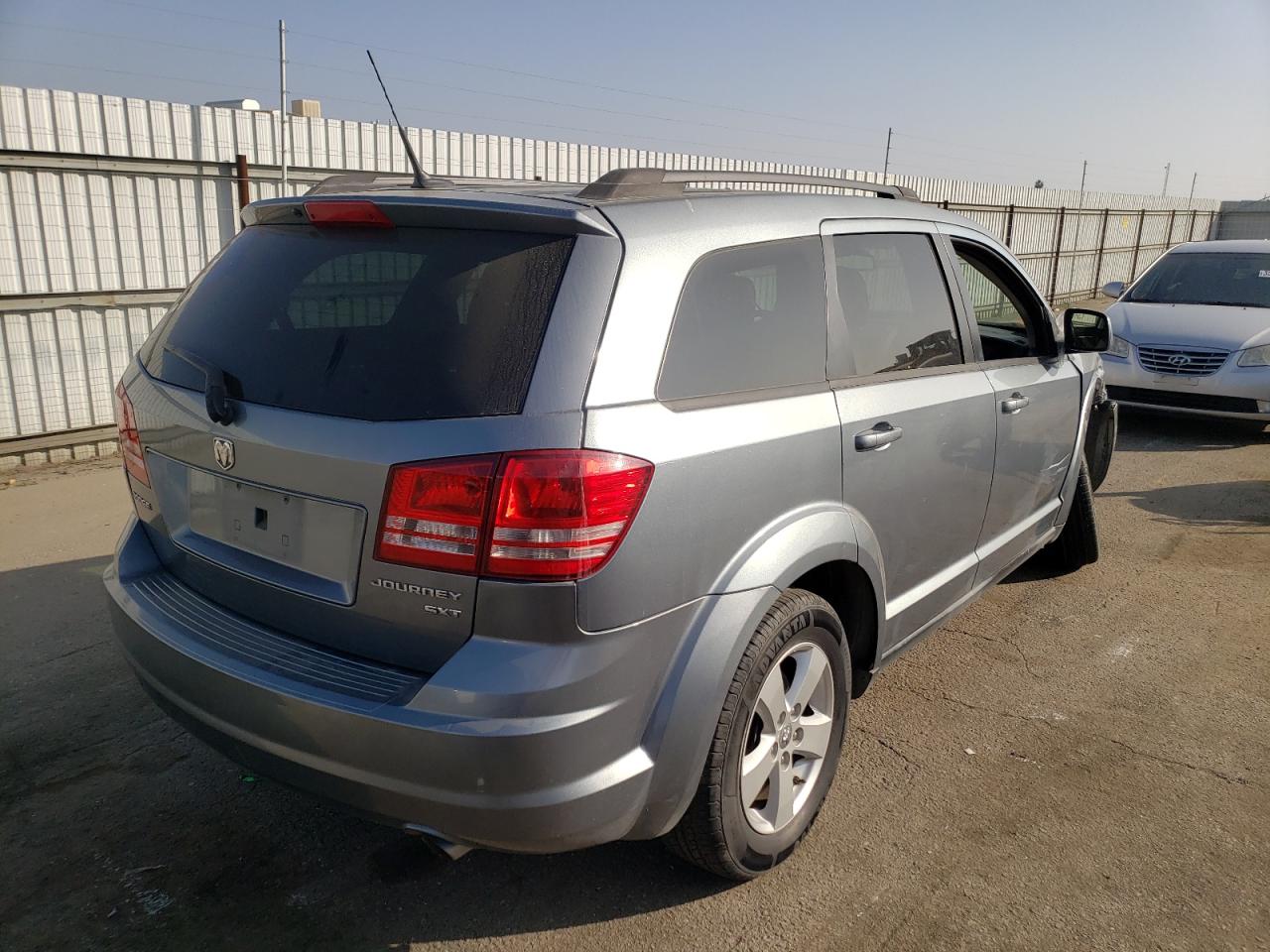 صورة رقم 4 من المزاد - 2010 DODGE JOURNEY SX مع VIN 3D4PG5FV8AT216857