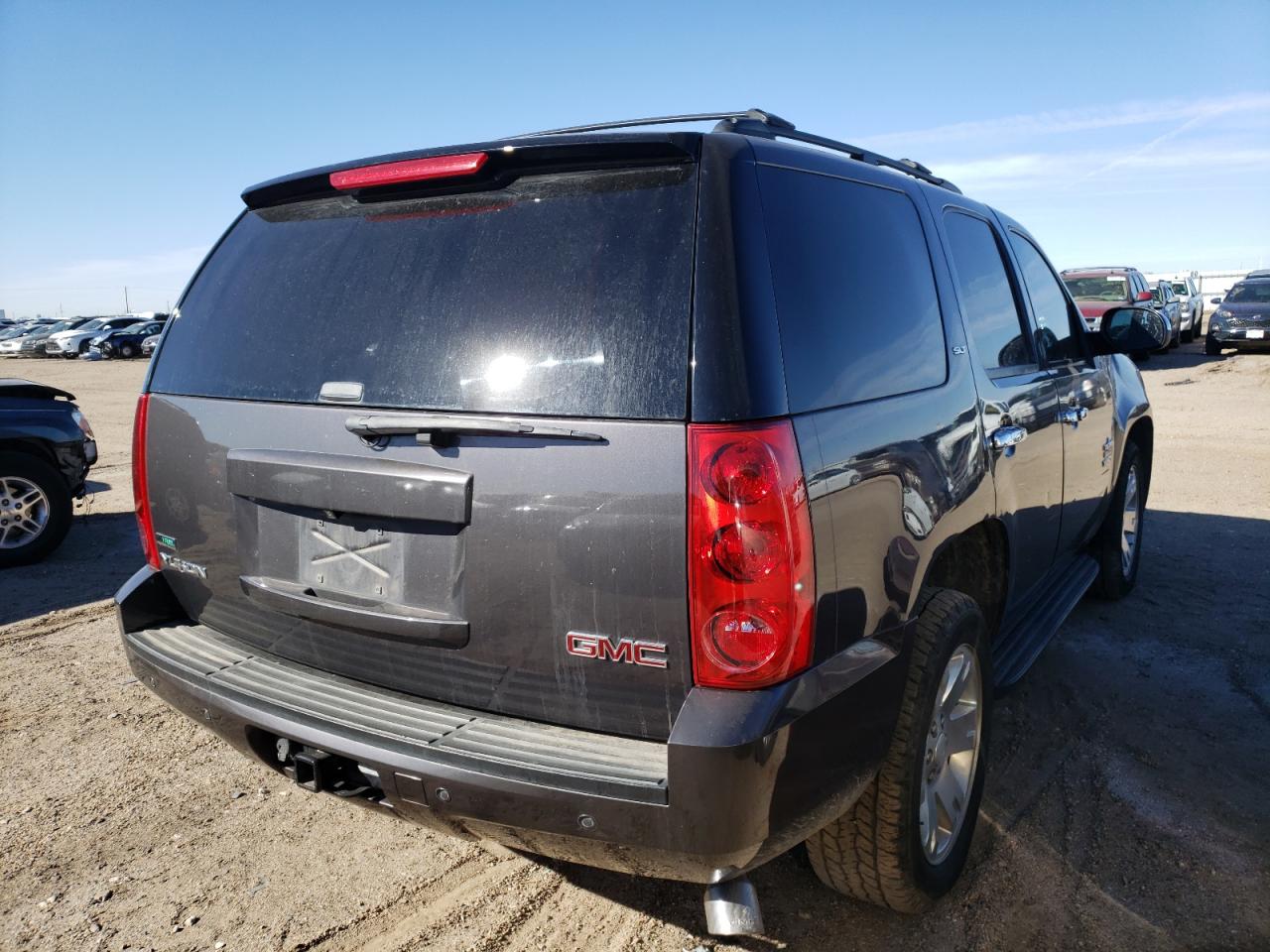 Photo 4 from auction – 2011 GMC YUKON SLT with VIN 1GKS1CE02BR147018