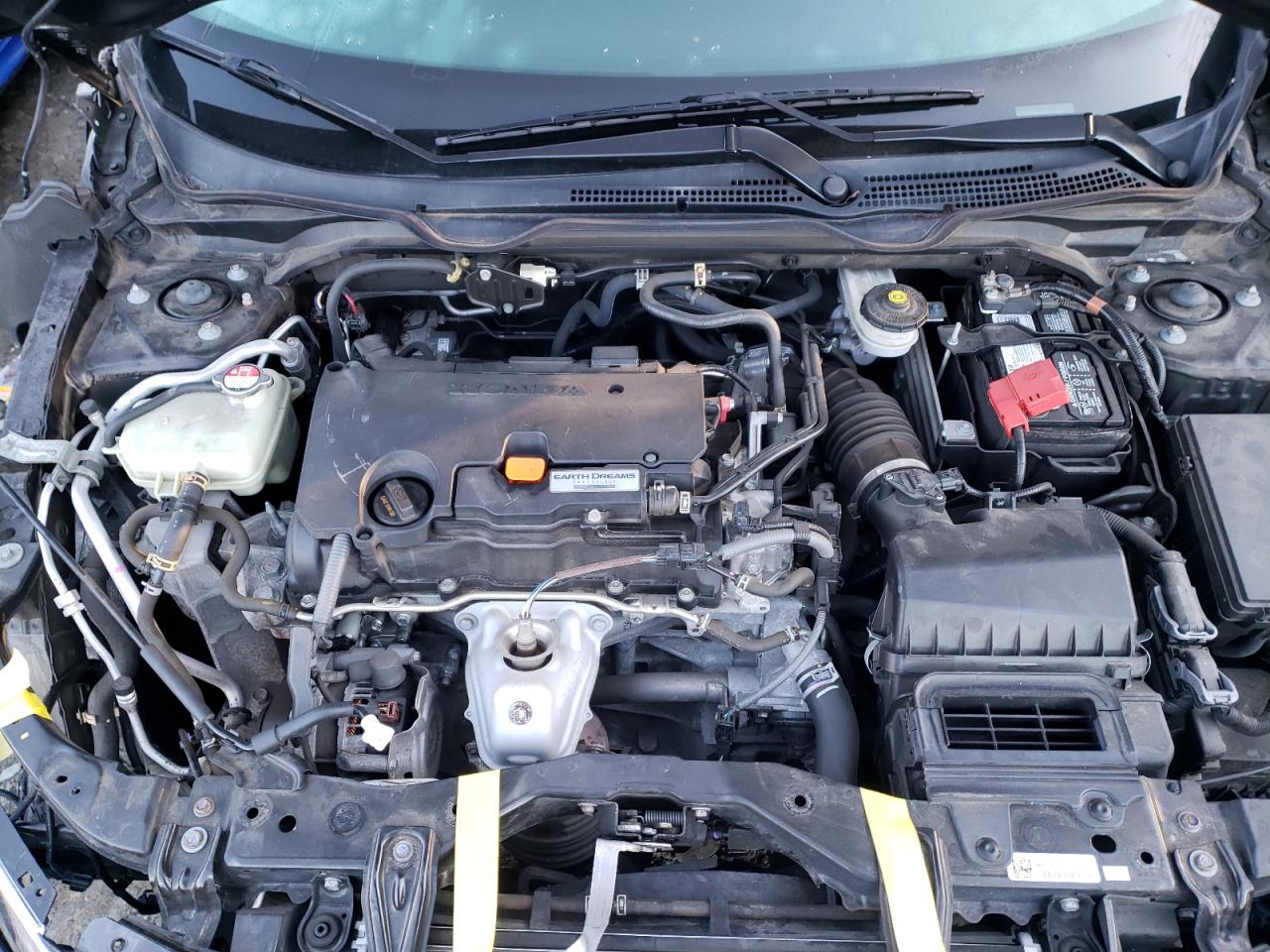 Photo 7 from auction – 2016 HONDA CIVIC LX with VIN 19XFC2F52GE218068