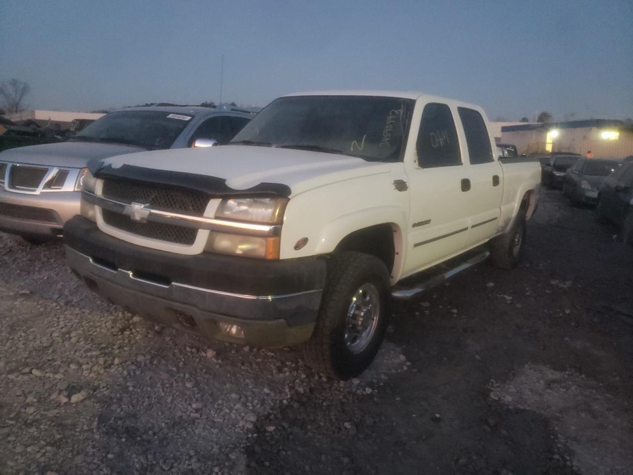 Photo 2 from auction – 2003 CHEVROLET SILVERADO with VIN 1GCHC23U73F183564