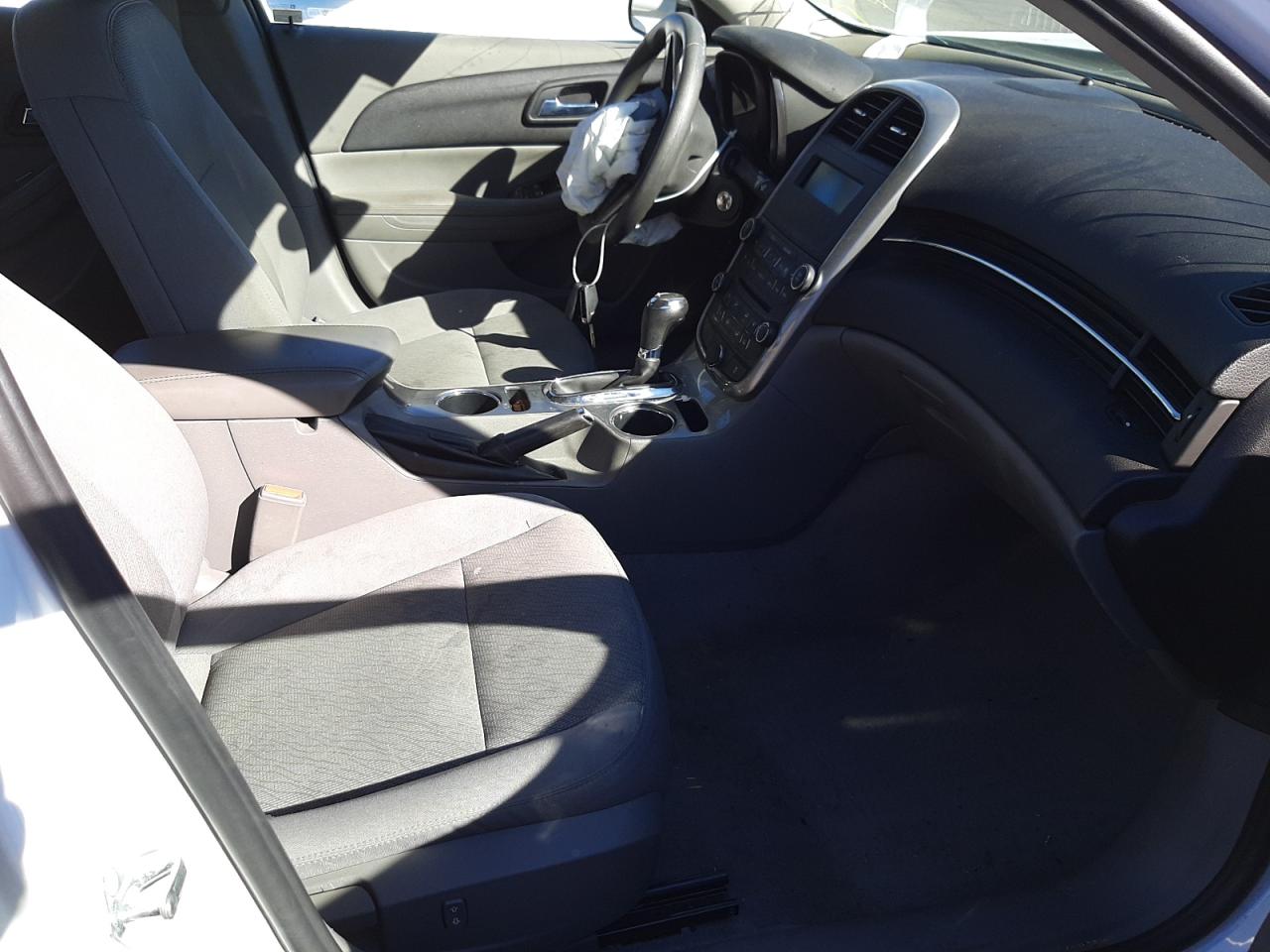 Photo 5 from auction – 2016 CHEVROLET MALIBU with VIN 1G11A5SA9GU124672