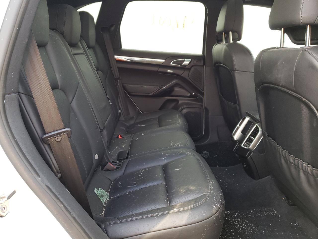 Photo 6 from auction – 2016 PORSCHE CAYENNE SE with VIN WP1AE2A26GLA17538