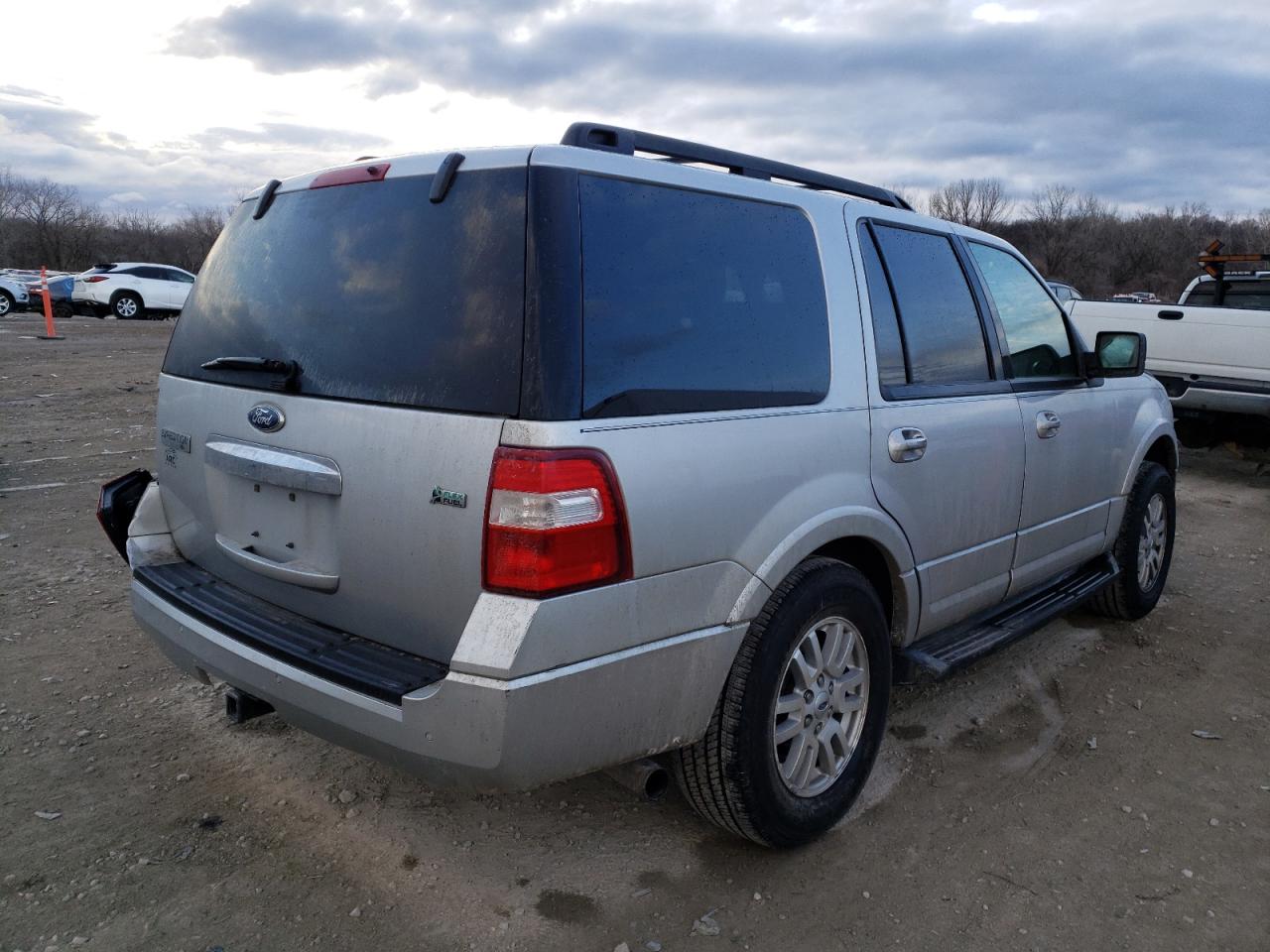 Photo 4 from auction – 2011 FORD EXPEDITION with VIN 1FMJU1J56BEF15644