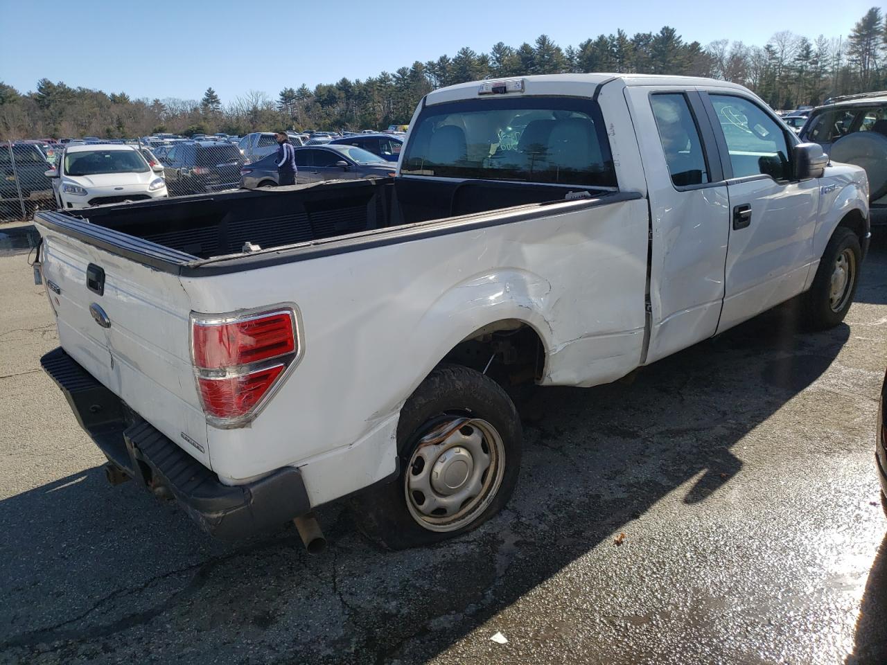 Photo 4 from auction – 2013 FORD F150 SUPER with VIN 1FTEX1CM8DKG01432