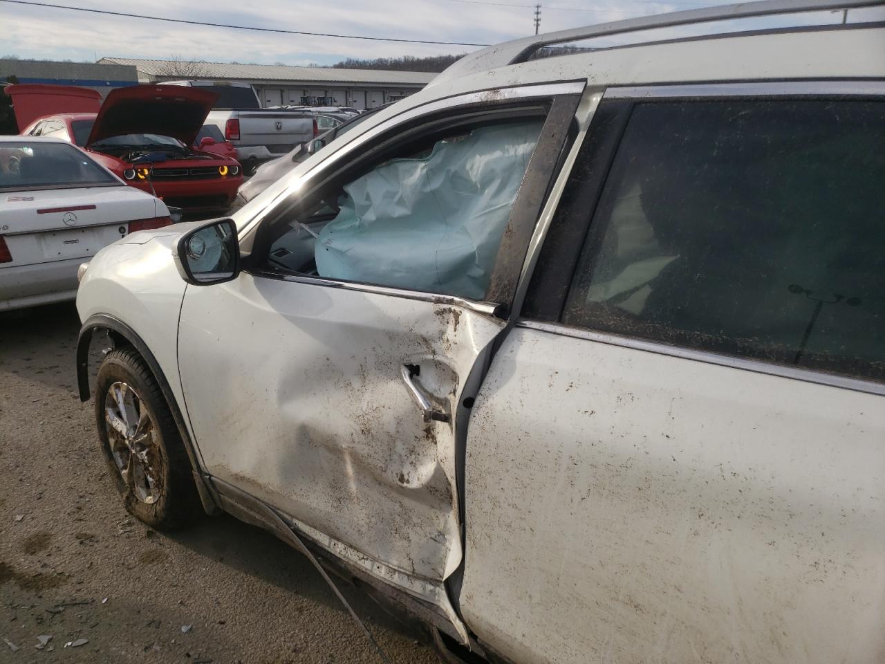Photo 9 from auction – 2014 NISSAN ROGUE S with VIN 5N1AT2MV4EC849823