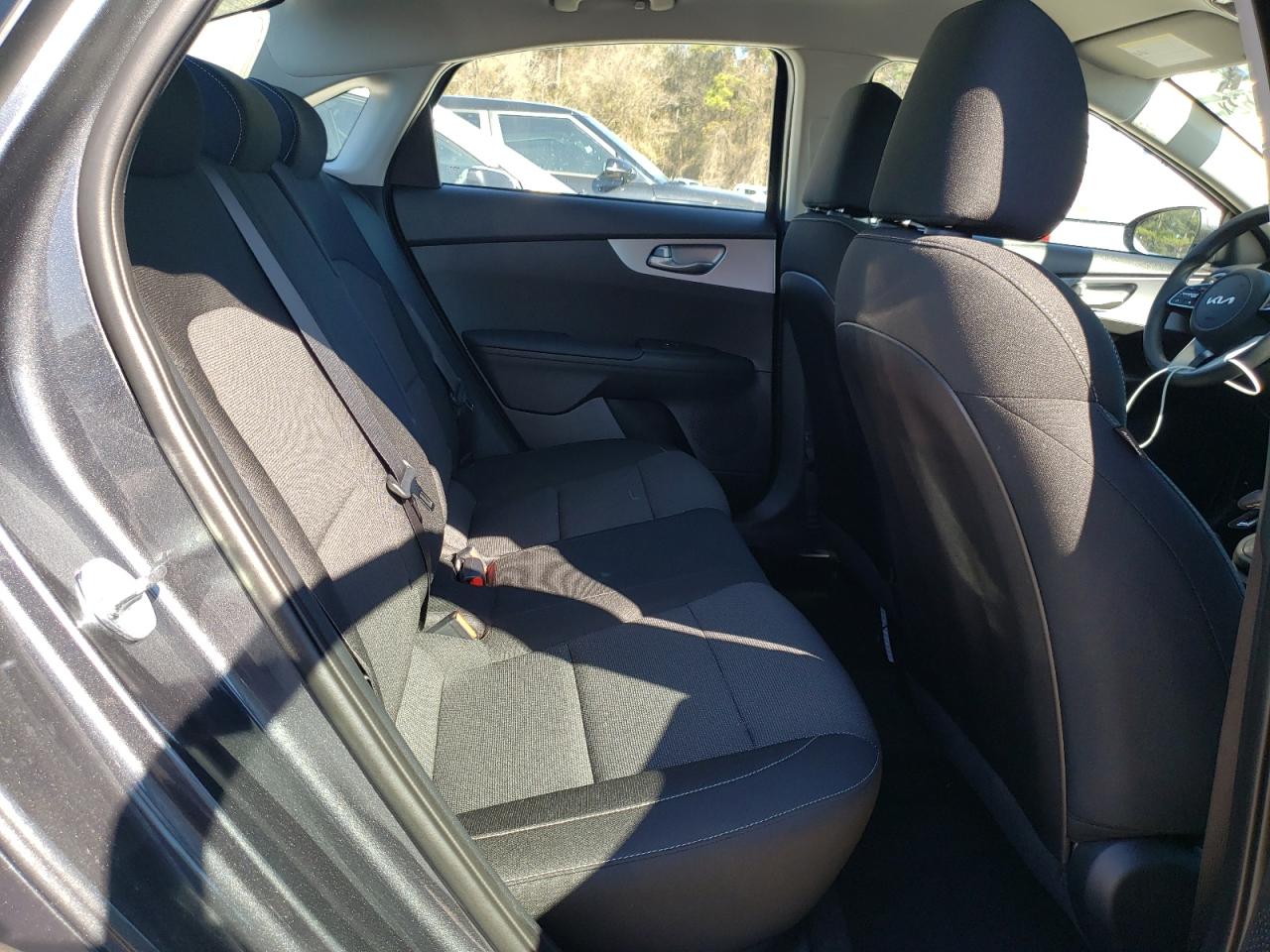Photo 6 from auction – 2022 KIA FORTE FE with VIN 3KPF24AD2NE440930