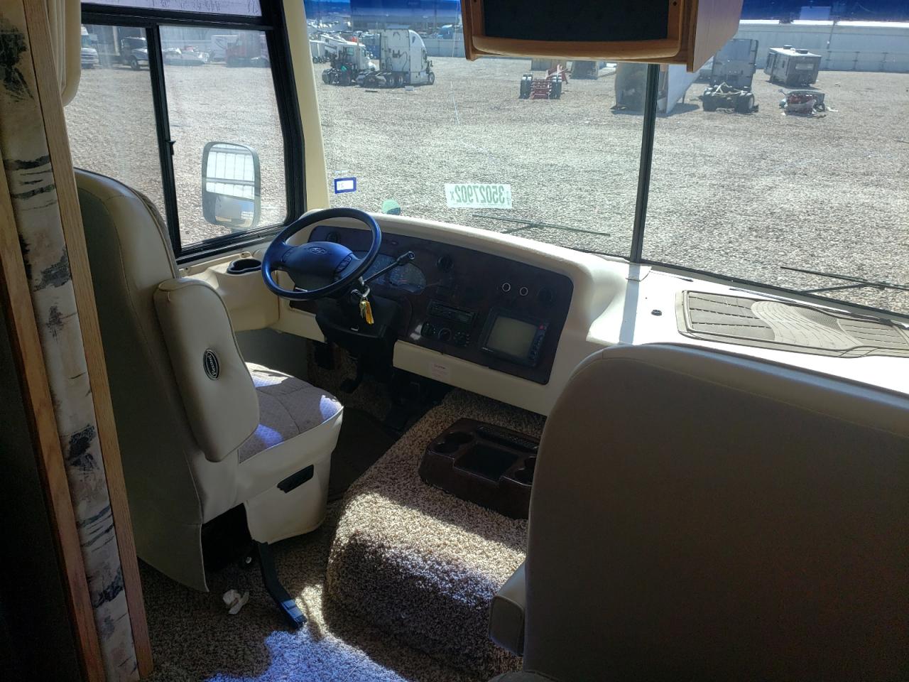 Foto 5 de la subasta – 2001 HOLR MOTORHOME con VIN 1FCNF53S210A04356