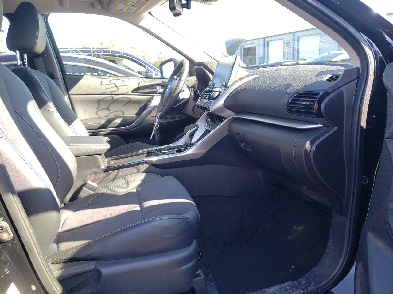 Photo 5 from auction – 2022 MITSUBISHI ECLIPSE CR with VIN JA4ASWAA8NZ004268